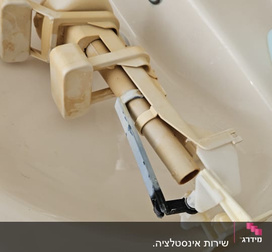 חלקי אינסטלציה בכיור, עבודה בתחום האינסטלציה